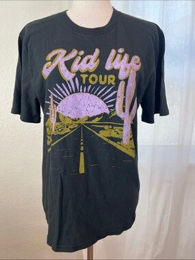 Slyfox Threads Kid Life Tour Graphic Tee - Black with Purple & Gold. YXL. NWOT